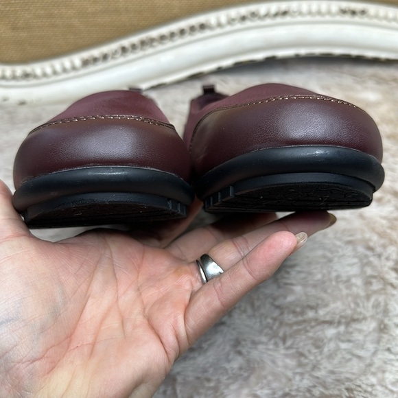 Dr Scholl’s | Maroon Slip On Shoes, Size 7 NWT - Picture 7 of 13
